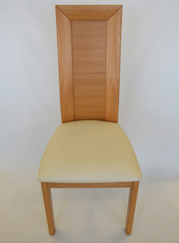 chaise moderne en bois