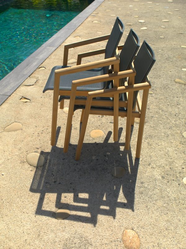 Fauteuil bas empilable TEKURA – Image 2