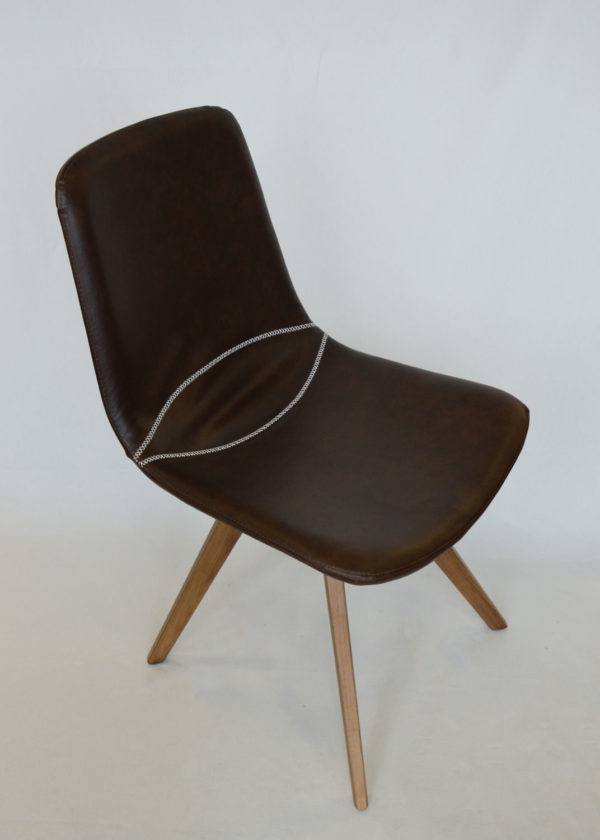 Chaise style scandinave