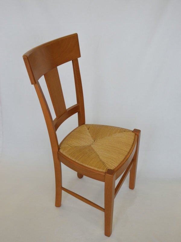 Chaise en bois et paille